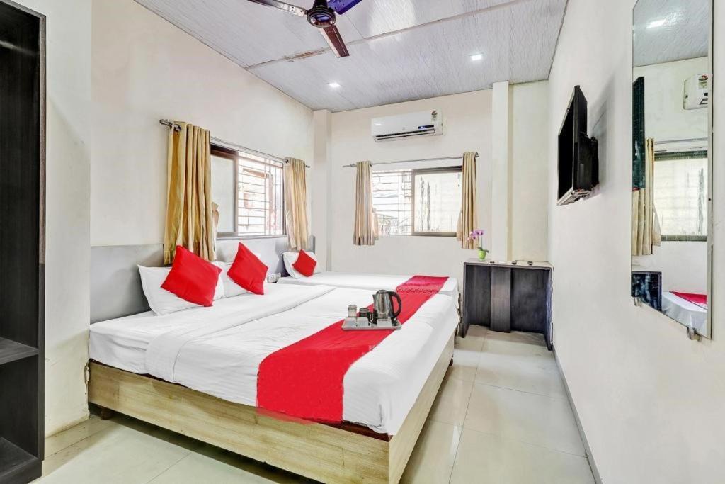 Hotel Kailash Park- Near International Airport Mumbai  Buitenkant foto