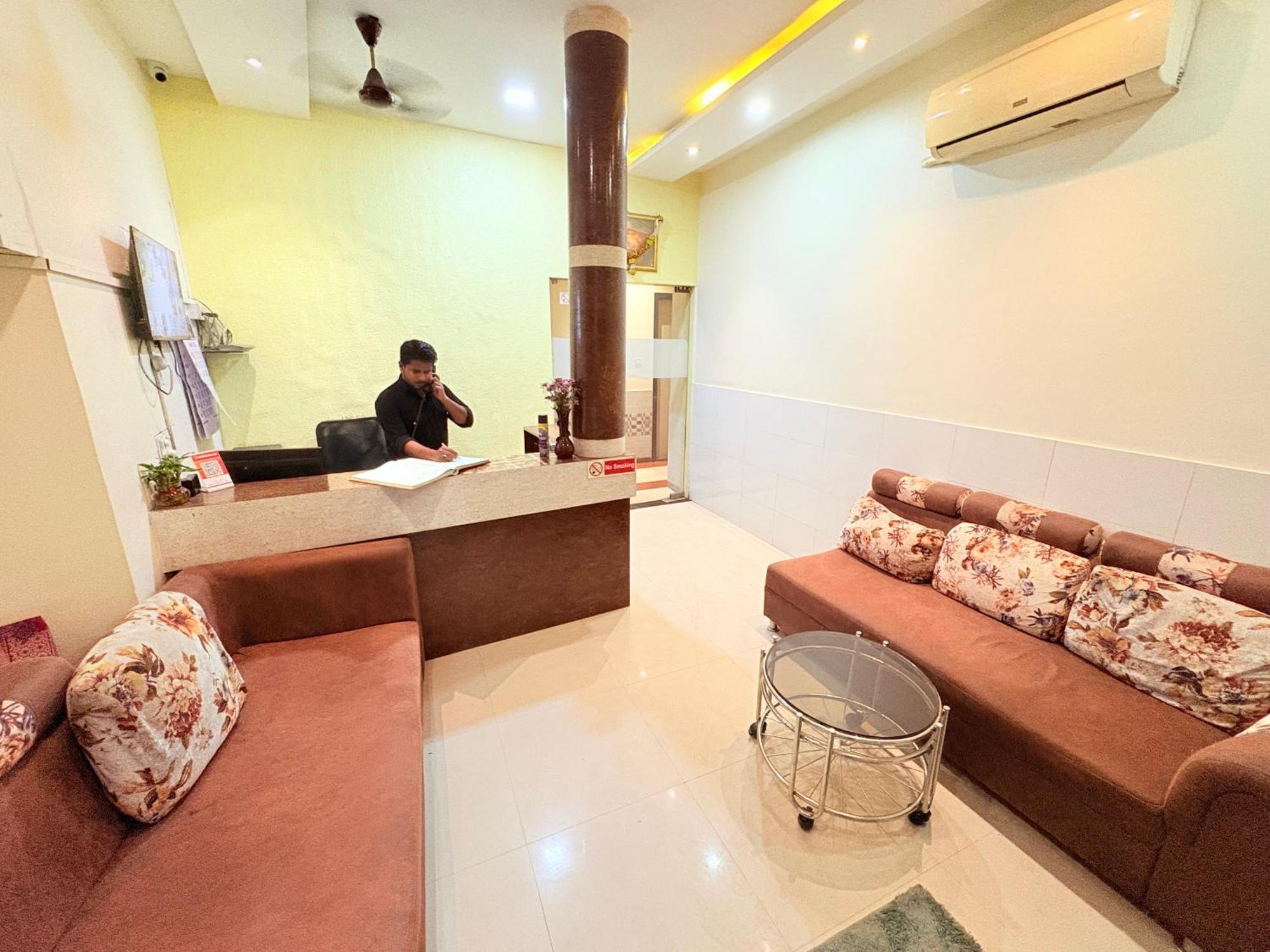 Hotel Kailash Park- Near International Airport Mumbai  Buitenkant foto